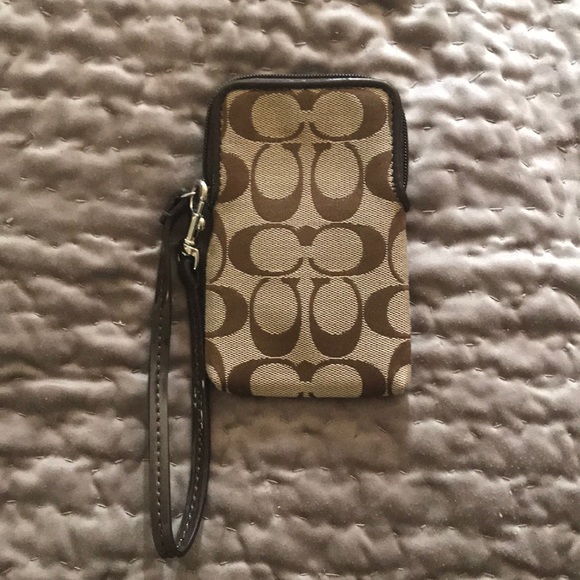 Coach wristlet - Picture 2 of 4